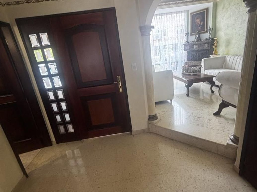Casa de 3 alcobas en venta en Prado Veraniego Norte, Bogotá, 168 m² · foto 2 de 20