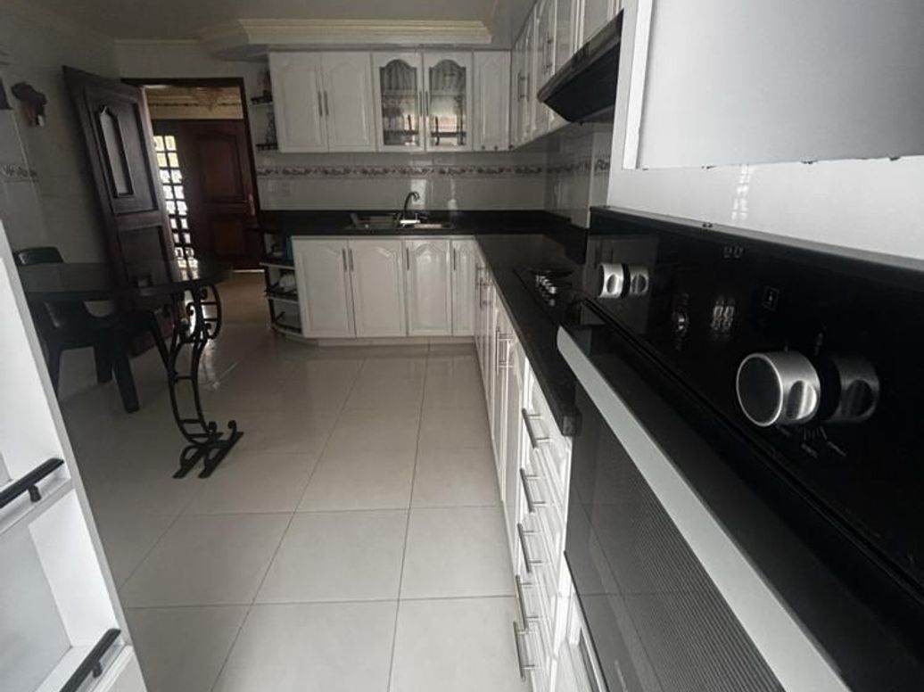 Casa de 3 alcobas en venta en Prado Veraniego Norte, Bogotá, 168 m² · foto 9 de 20