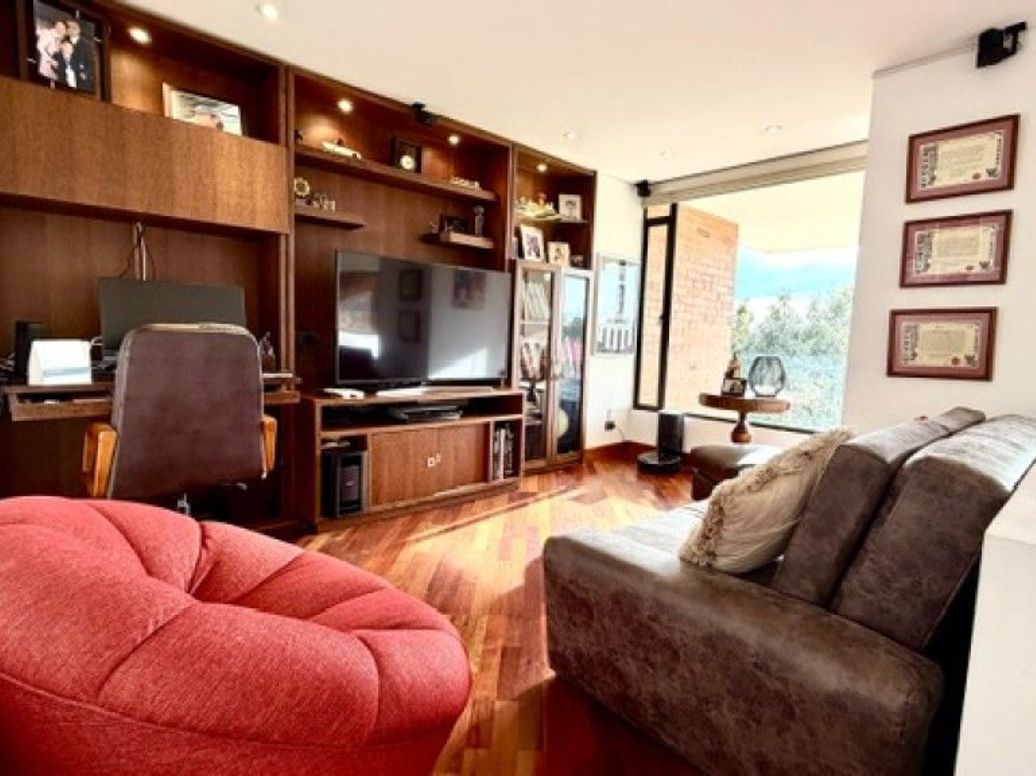 Apartamento de 3 alcobas en venta en La Carolina, Bogotá, 214 m² · foto 6 de 20