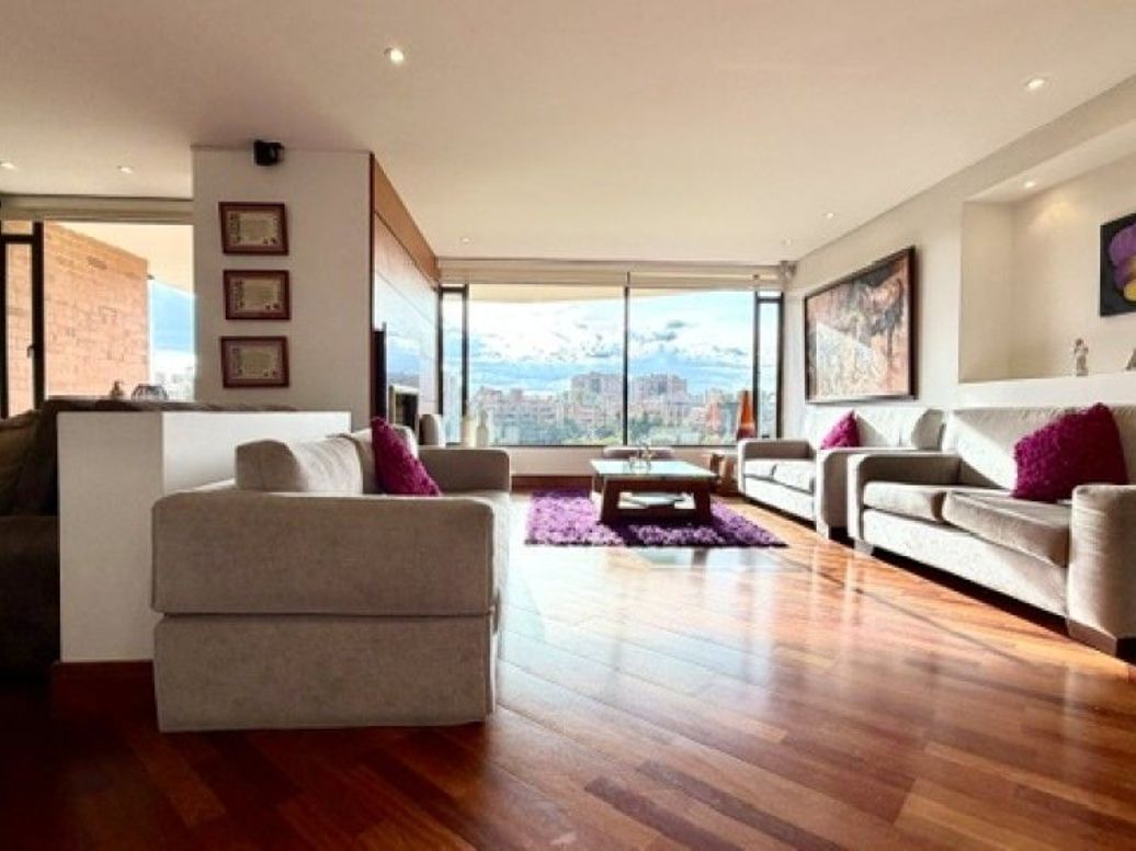Apartamento de 3 alcobas en venta en La Carolina, Bogotá, 214 m² · foto 4 de 20