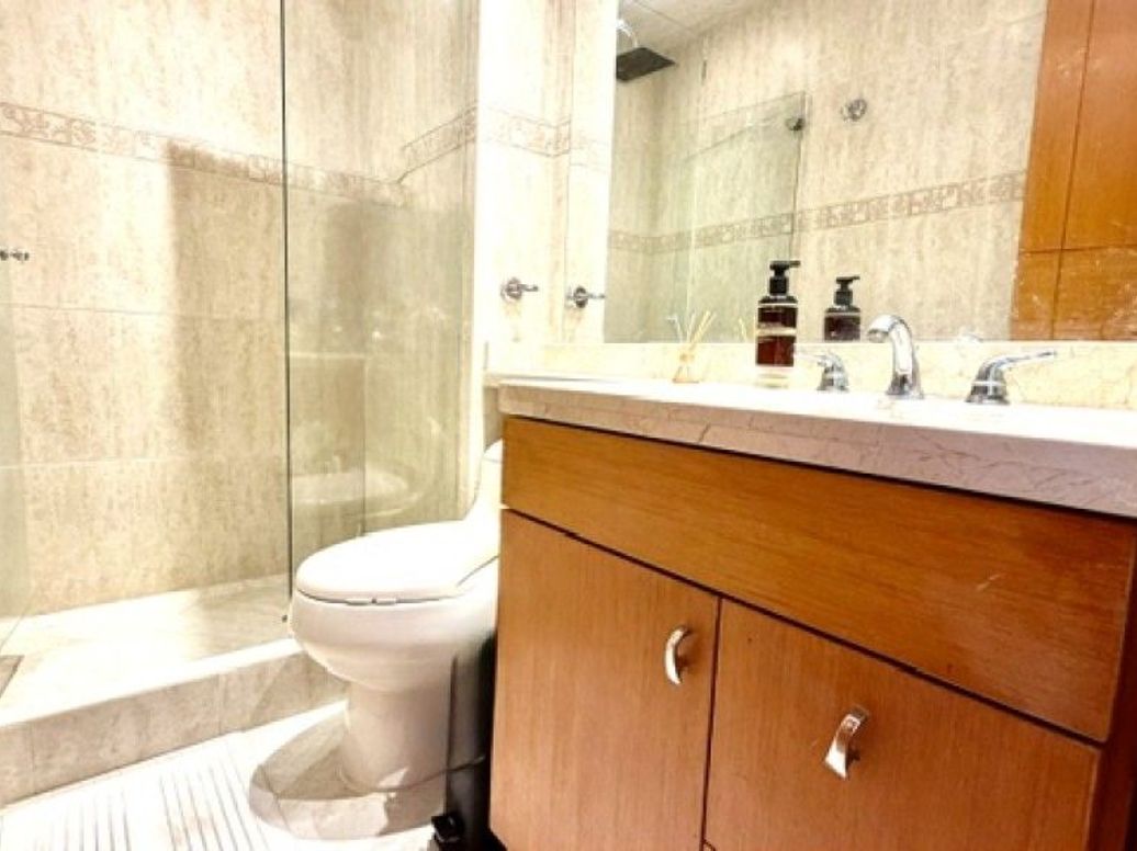 Apartamento de 3 alcobas en venta en La Carolina, Bogotá, 214 m² · foto 12 de 20