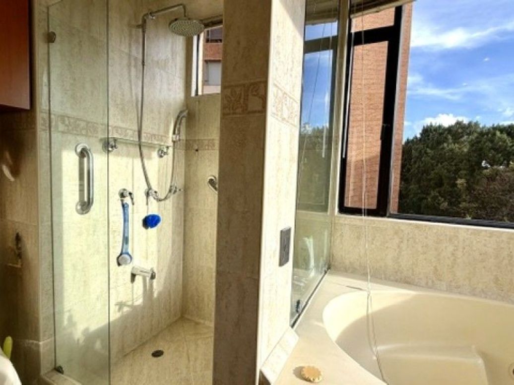 Apartamento de 3 alcobas en venta en La Carolina, Bogotá, 214 m² · foto 16 de 20