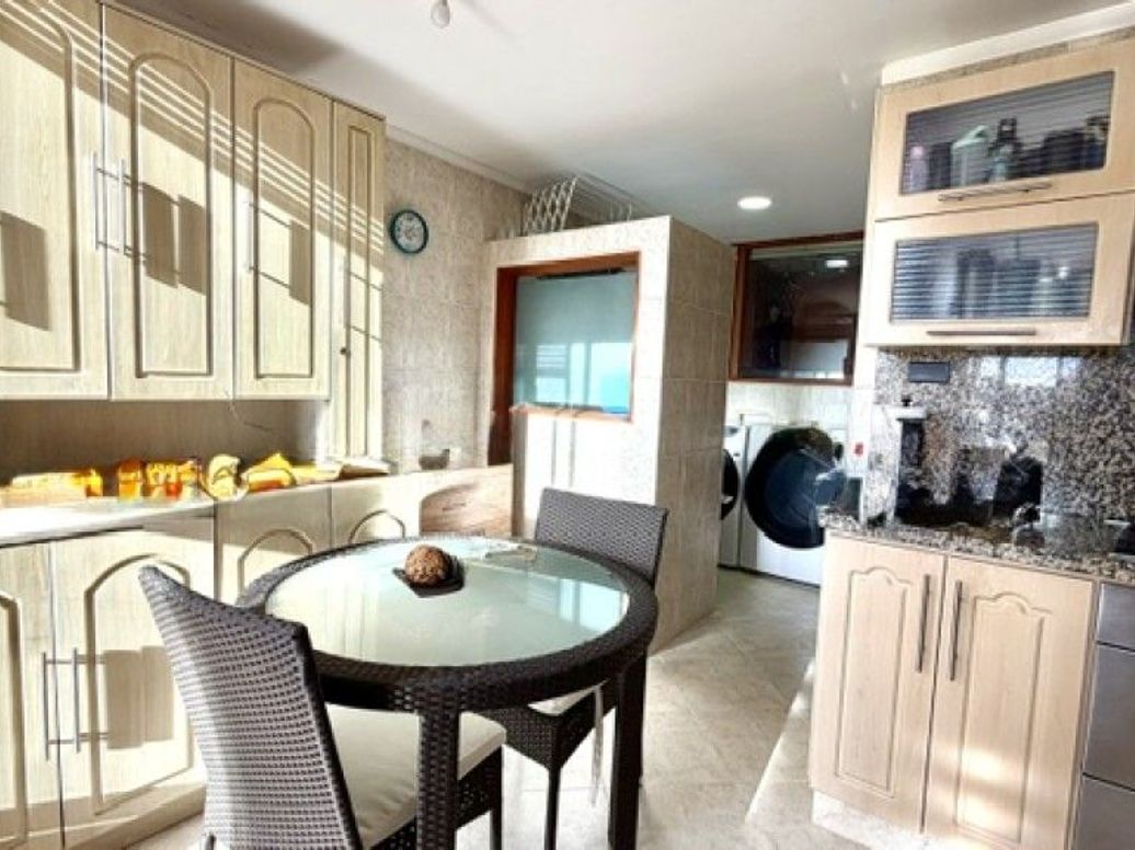 Apartamento de 3 alcobas en venta en La Carolina, Bogotá, 214 m² · foto 10 de 20