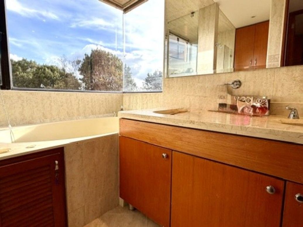 Apartamento de 3 alcobas en venta en La Carolina, Bogotá, 214 m² · foto 15 de 20