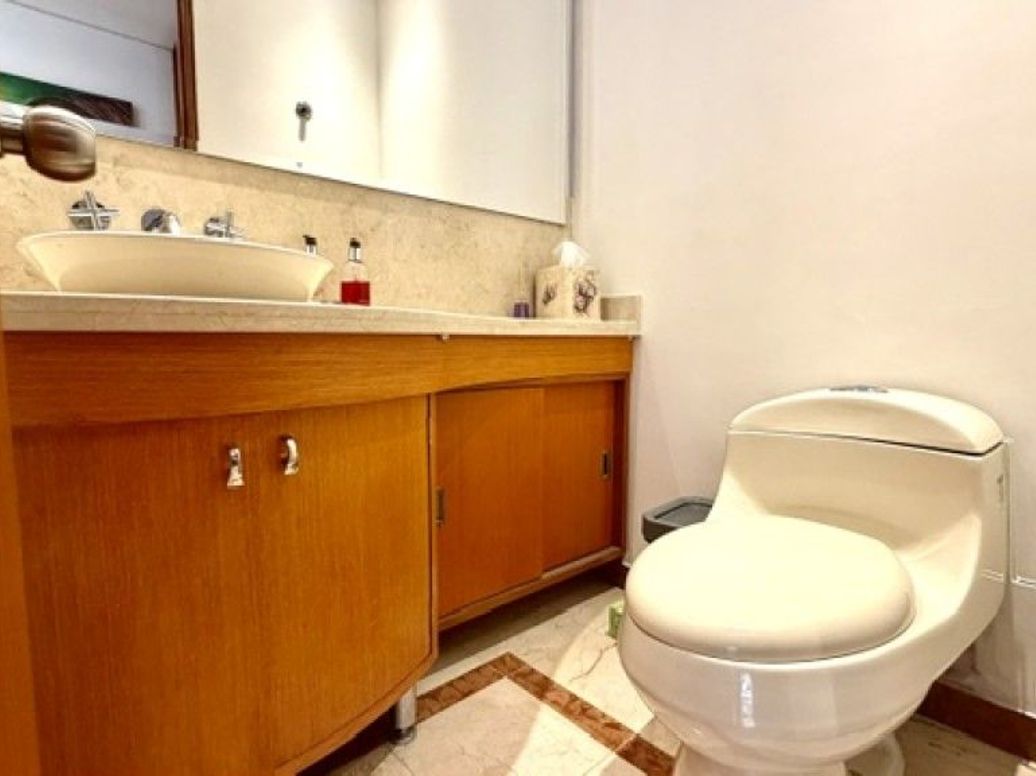 Apartamento de 3 alcobas en venta en La Carolina, Bogotá, 214 m² · foto 8 de 20