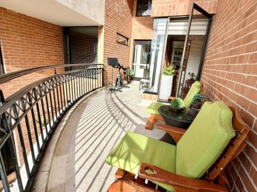 Apartamento de 3 alcobas en venta en La Carolina, Bogotá, 214 m² · foto 7 de 20