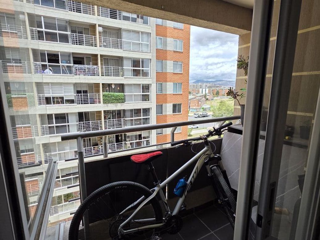 Apartamento de 3 alcobas en venta en El Tintal, Bogotá, 85 m² · foto 4 de 15