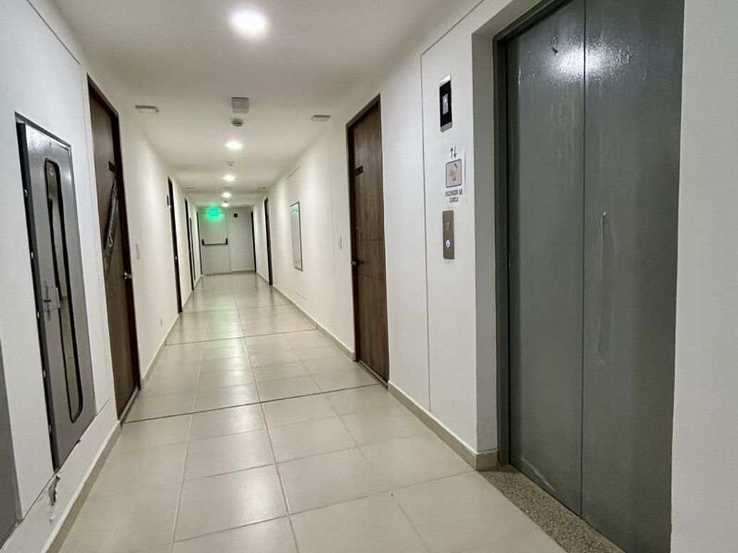 Apartamento de 2 alcobas en venta en Terminal De Transportes, Bogotá, 45 m² · foto 2 de 12