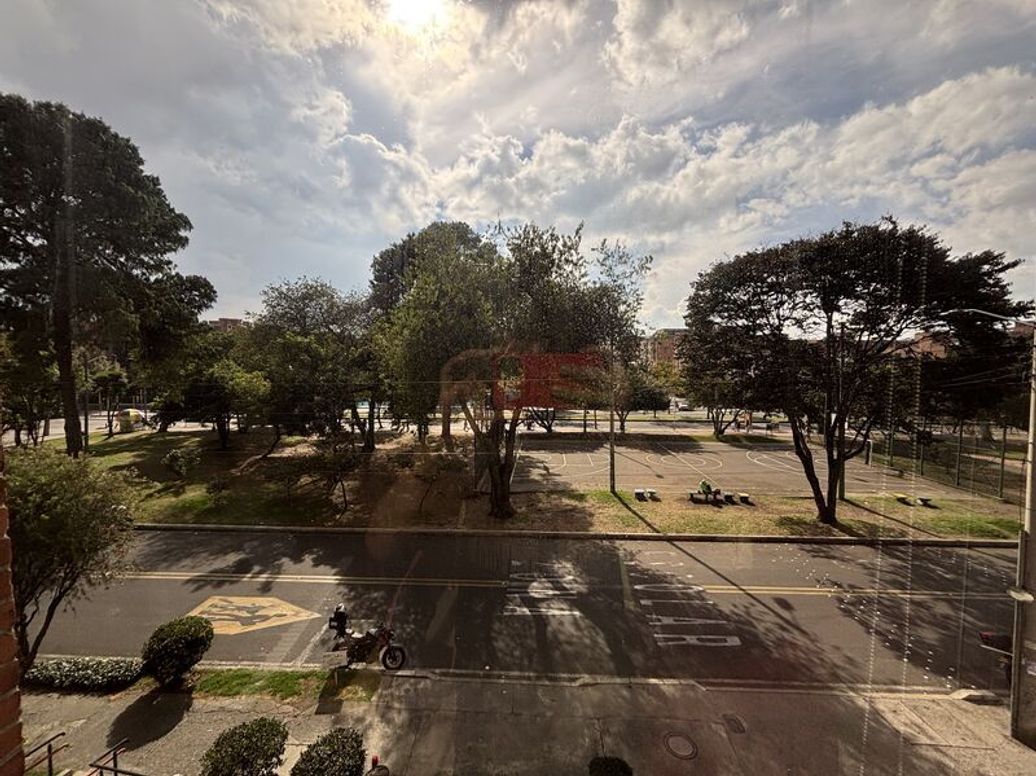 Apartamento de 3 alcobas en venta en Los Cedritos, Bogotá, 86 m² · foto 6 de 9