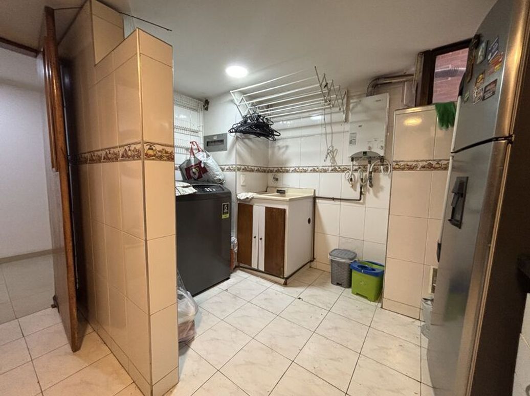Apartamento de 3 alcobas en venta en Los Cedritos, Bogotá, 86 m² · foto 5 de 9