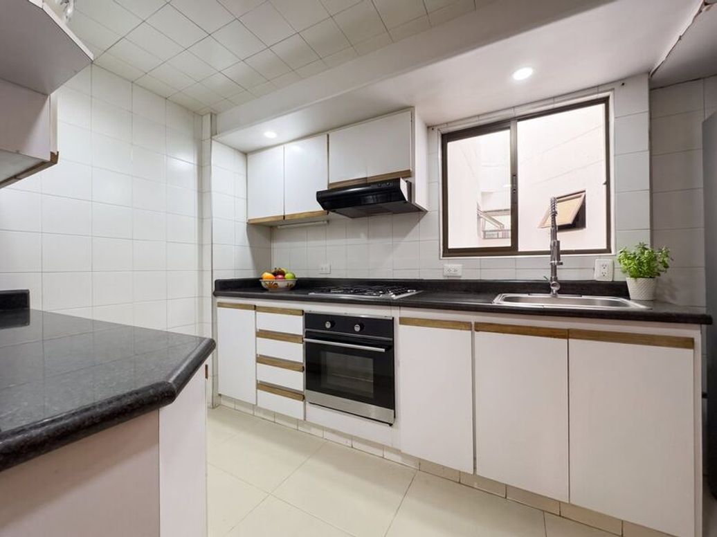 Apartamento de 2 alcobas en venta en Chico, Bogotá, 115 m² · foto 6 de 16