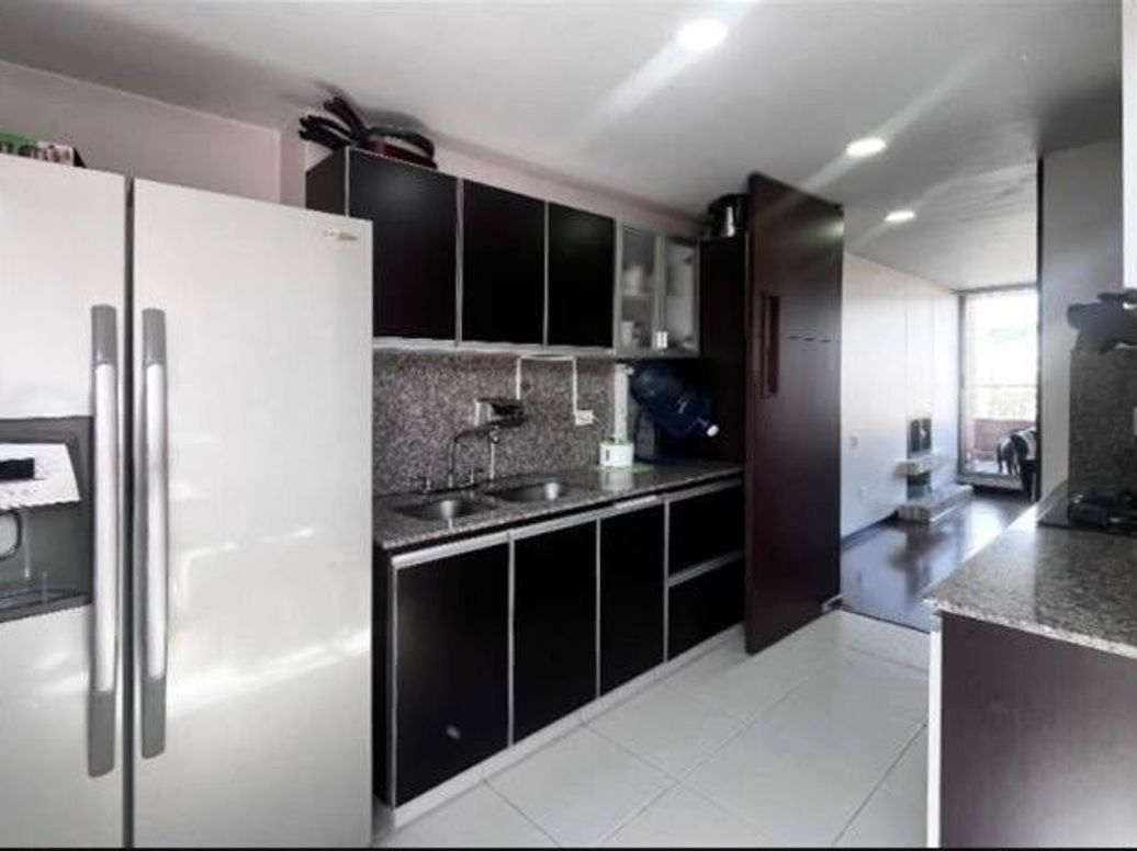Apartamento de 3 alcobas en venta en El Plan, Bogotá, 141 m² · foto 4 de 20
