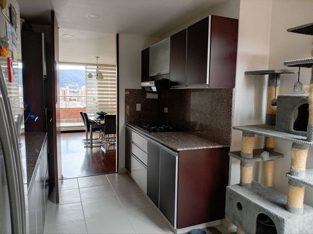 Apartamento de 3 alcobas en venta en El Plan, Bogotá, 141 m² · foto 5 de 20
