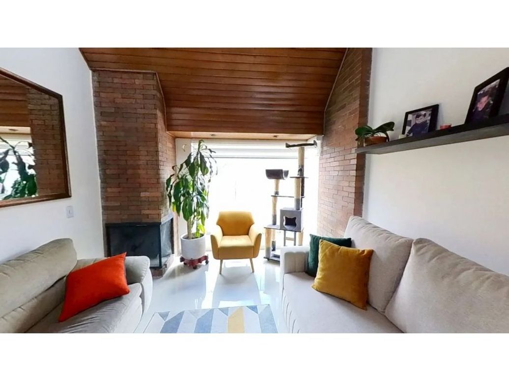 Casa de 3 alcobas en venta en Usaquén, Bogotá, 118 m² · foto 2 de 10