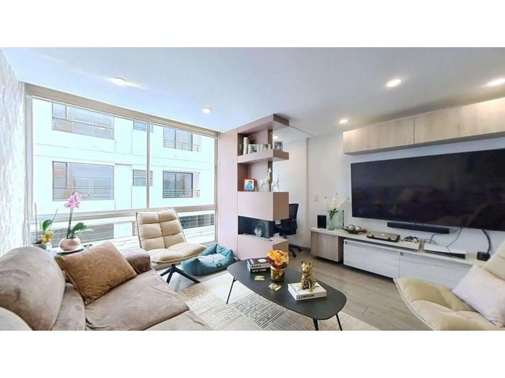 Apartamento de 2 alcobas en venta en Usaquén, Bogotá, 78 m² · foto 3 de 10