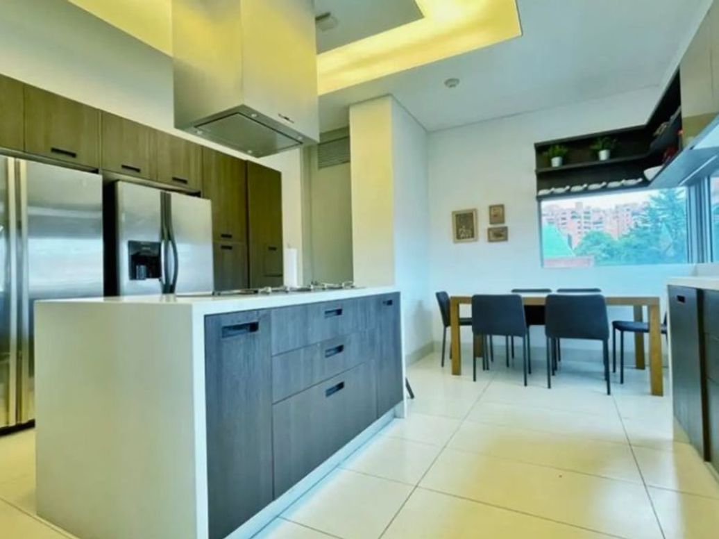 Apartamento de 4 alcobas en venta en Chico Norte Et. Ii, Bogotá, 330 m² · foto 7 de 14