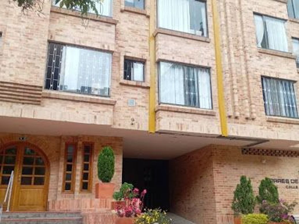 Apartamento de 1 alcoba en venta en Cedritos, Bogotá, 51 m² · foto 2 de 19