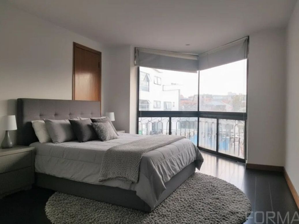 Apartamento de 3 alcobas en venta en Santa Barbara Occidental, Bogotá, 139 m² · foto 6 de 19