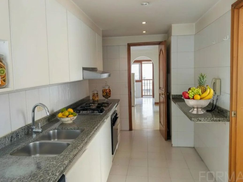 Apartamento de 3 alcobas en venta en Santa Barbara Occidental, Bogotá, 139 m² · foto 10 de 19