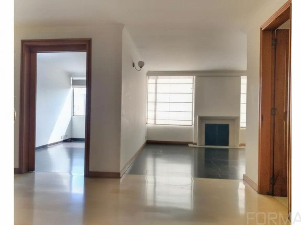 Apartamento de 3 alcobas en venta en Santa Barbara Occidental, Bogotá, 139 m² · foto 14 de 19