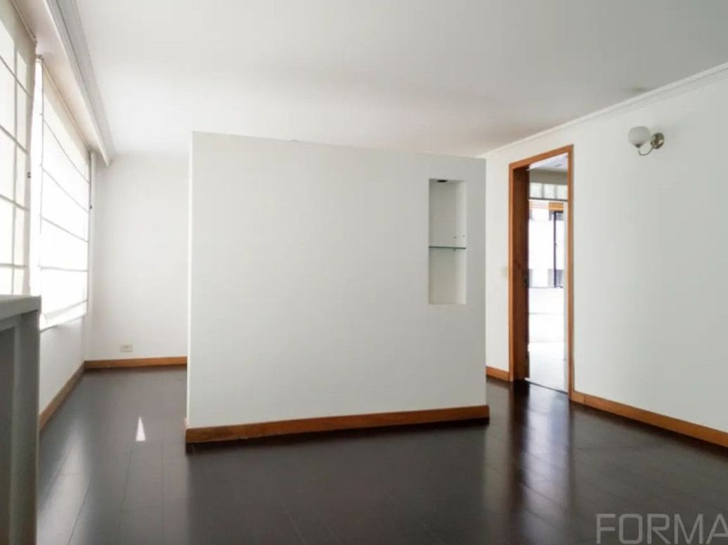 Apartamento de 3 alcobas en venta en Santa Barbara Occidental, Bogotá, 139 m² · foto 3 de 19
