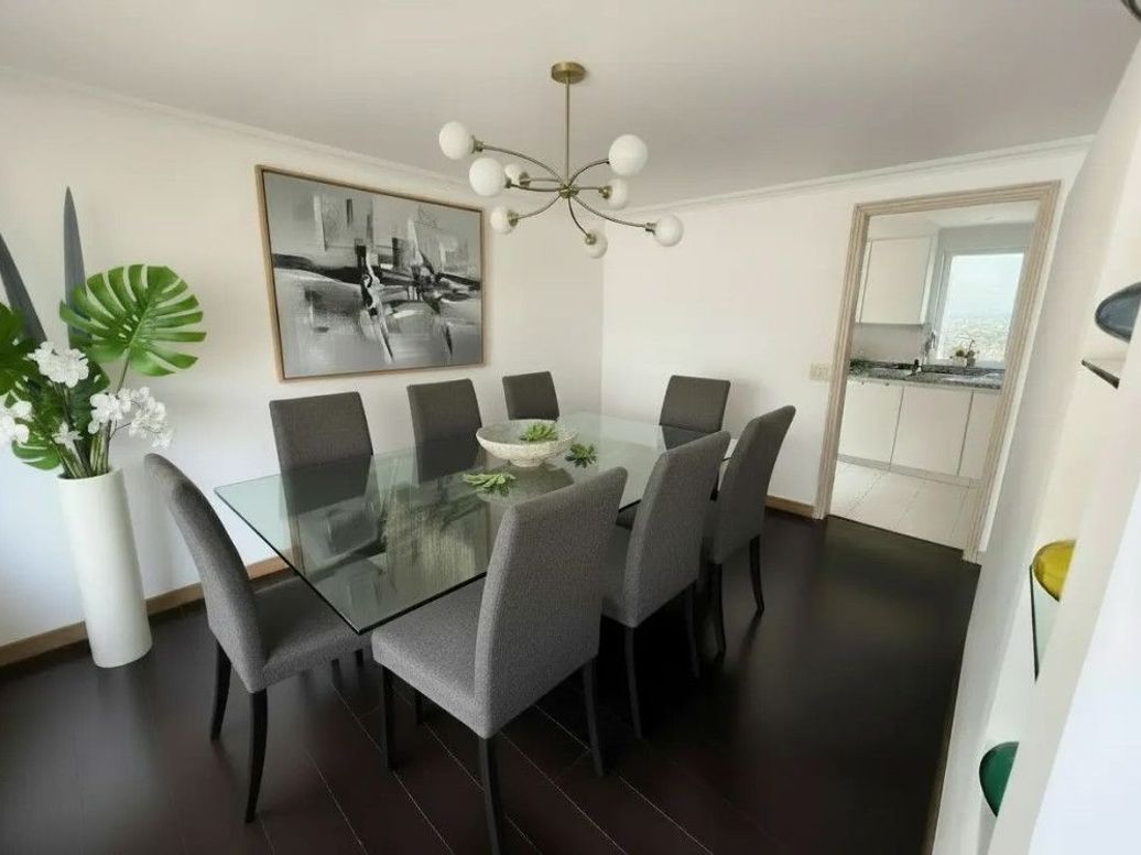 Apartamento de 3 alcobas en venta en Santa Barbara Occidental, Bogotá, 139 m² · foto 2 de 19