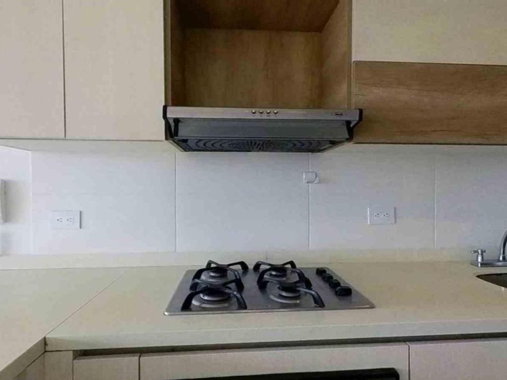 Apartamento de 3 alcobas en venta en Las Acasias, Bogotá, 82 m² · foto 10 de 20