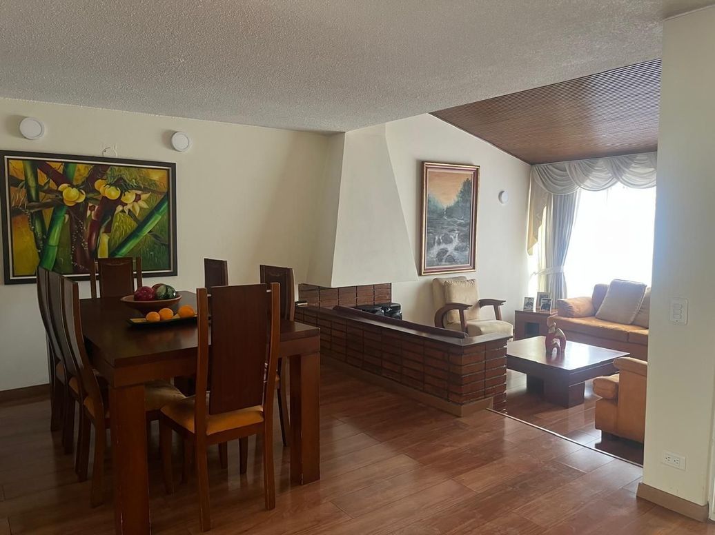Casa de 4 alcobas en venta en Modelia Occidental, Bogotá, 300 m² · foto 2 de 17