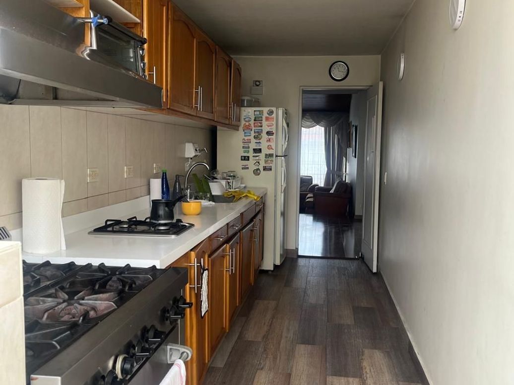 Casa de 4 alcobas en venta en Modelia Occidental, Bogotá, 300 m² · foto 4 de 17
