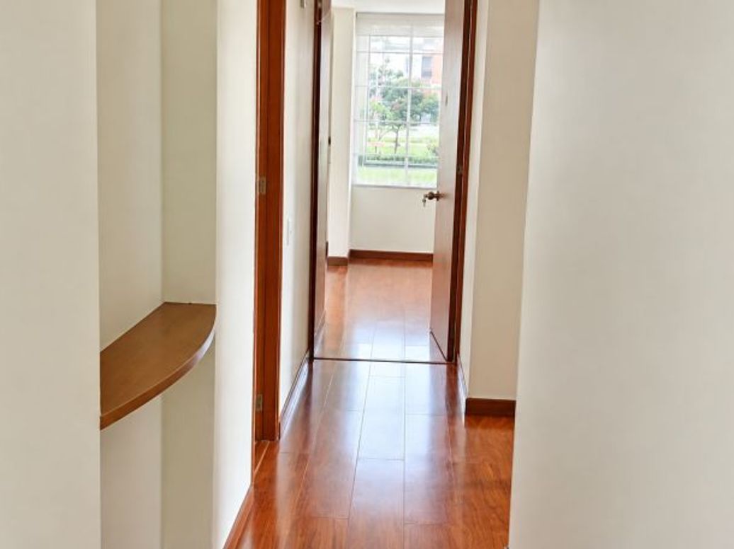 Apartamento de 3 alcobas en venta en Portales Del Norte, Bogotá, 92 m² · foto 8 de 15