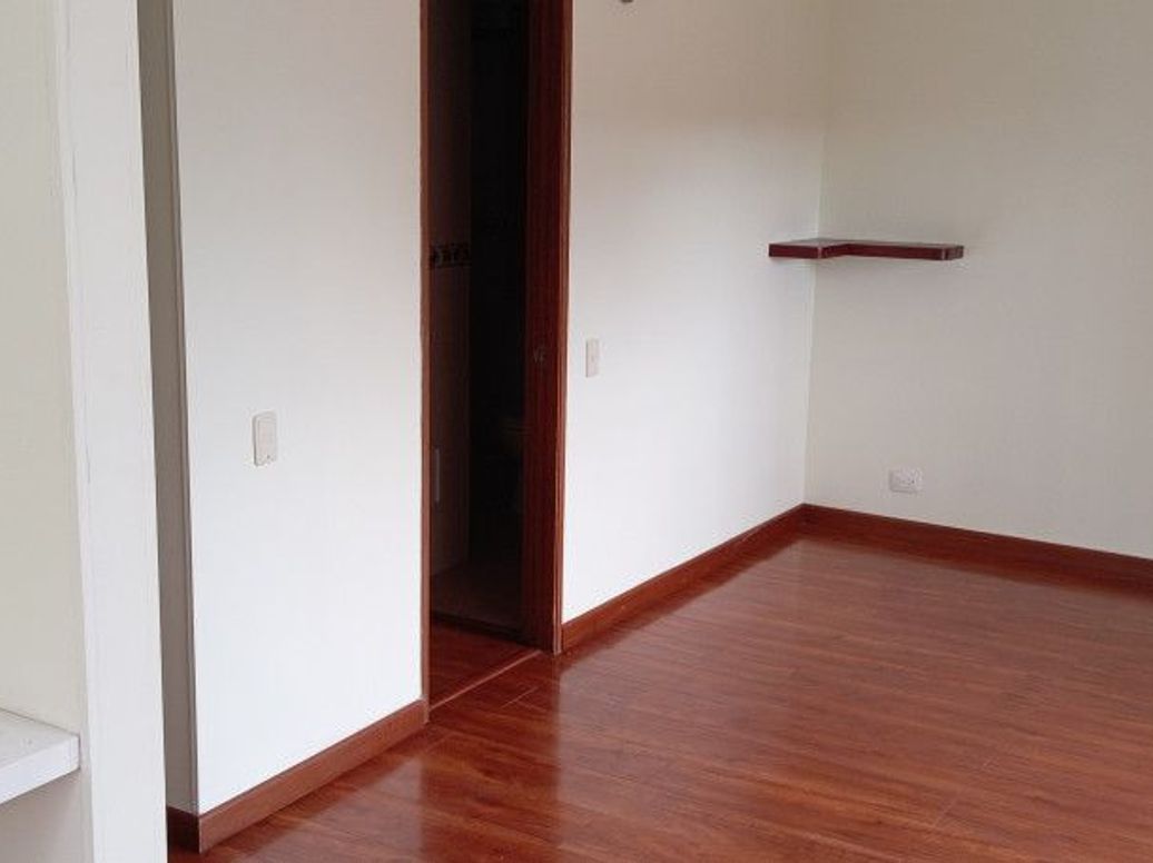 Apartamento de 3 alcobas en venta en Portales Del Norte, Bogotá, 92 m² · foto 10 de 15