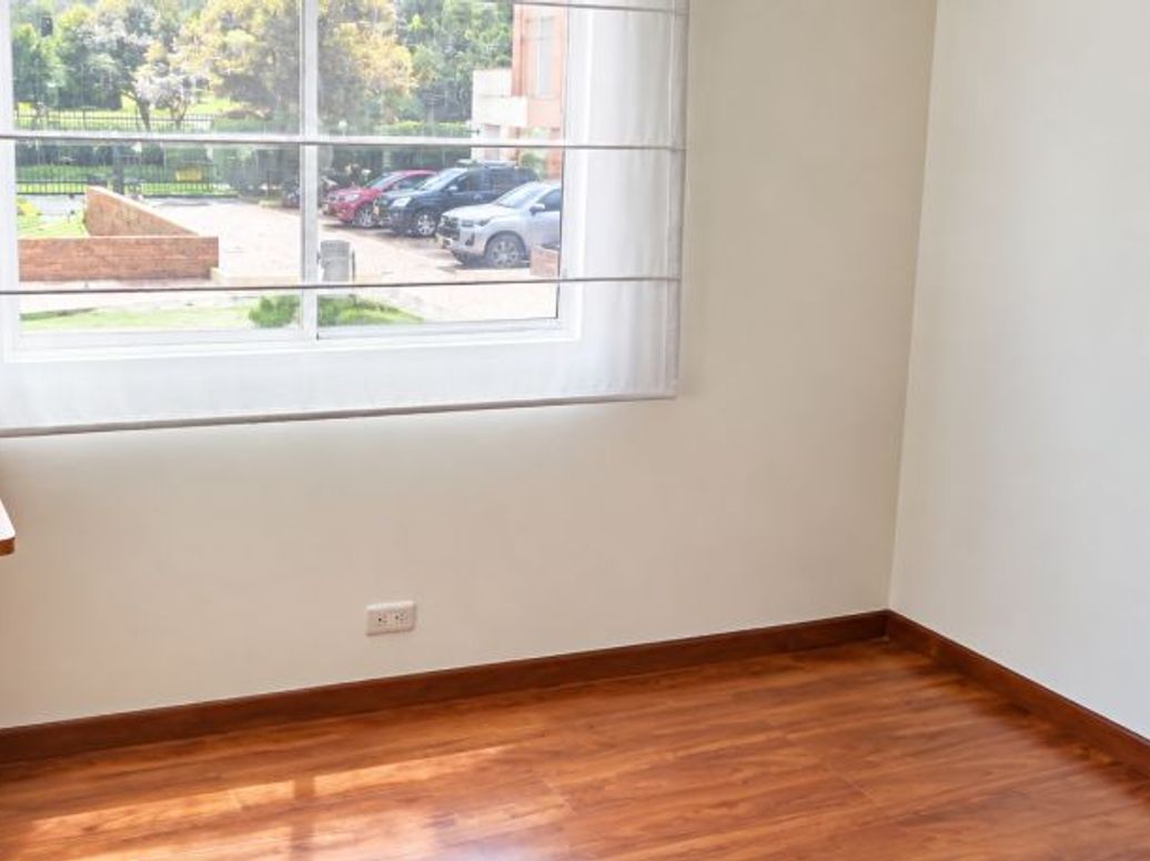 Apartamento de 3 alcobas en venta en Portales Del Norte, Bogotá, 92 m² · foto 12 de 15