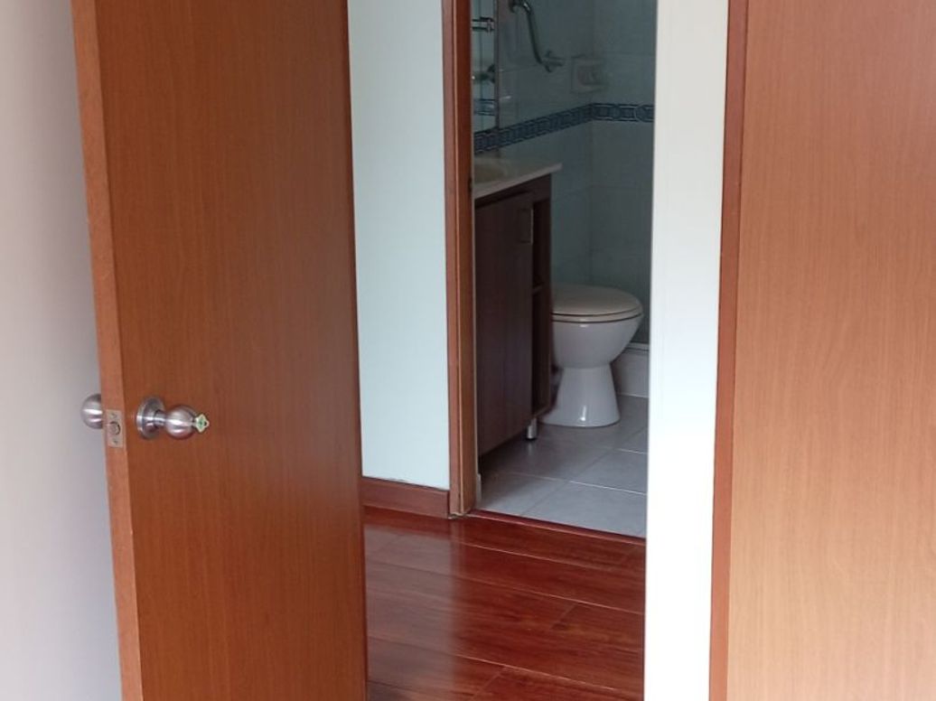 Apartamento de 3 alcobas en venta en Portales Del Norte, Bogotá, 92 m² · foto 13 de 15
