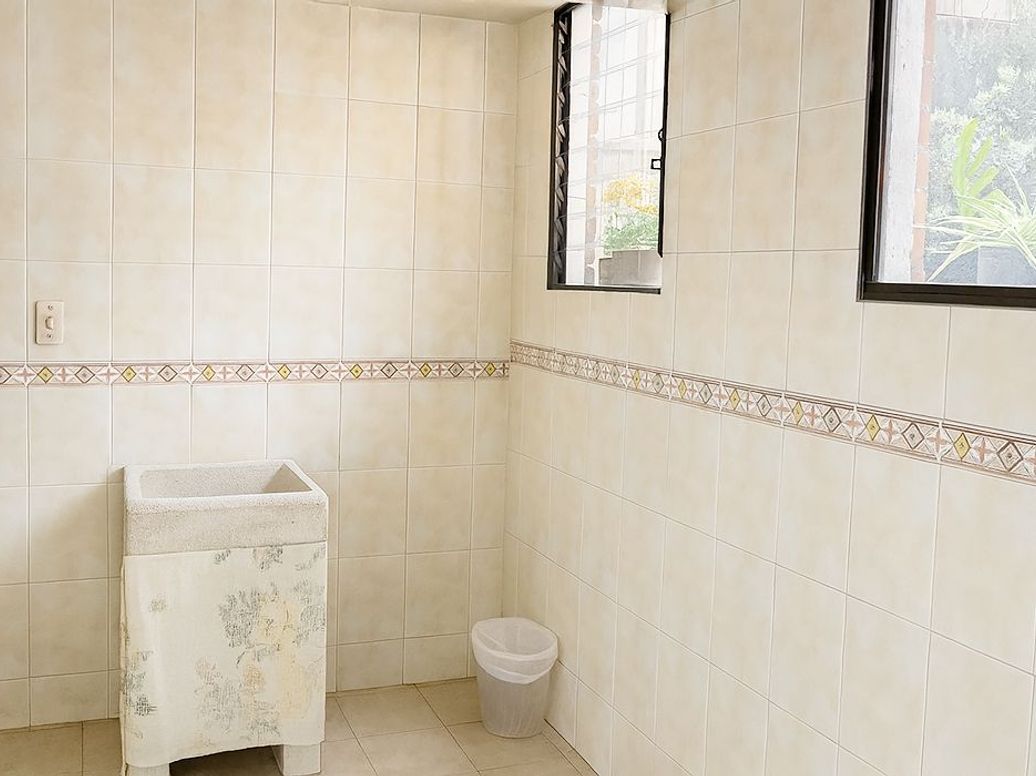 Casa de 5 alcobas en venta en Ciudad Berna, Bogotá, 313 m² · foto 5 de 19