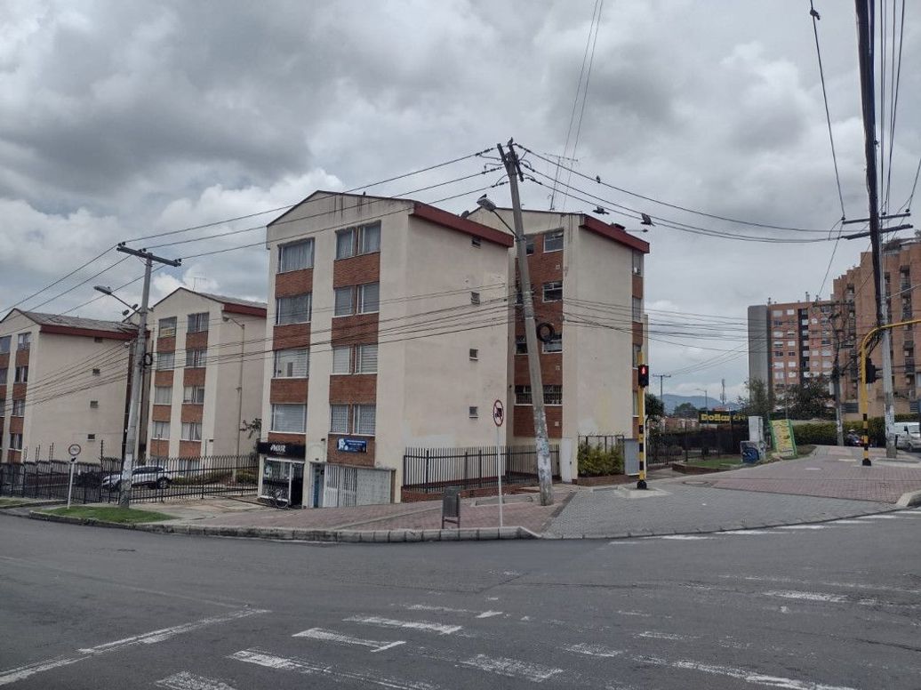 Apartamento de 3 alcobas en arriendo en Bosques De San Jorge, Bogotá, 46 m² · foto 2 de 16