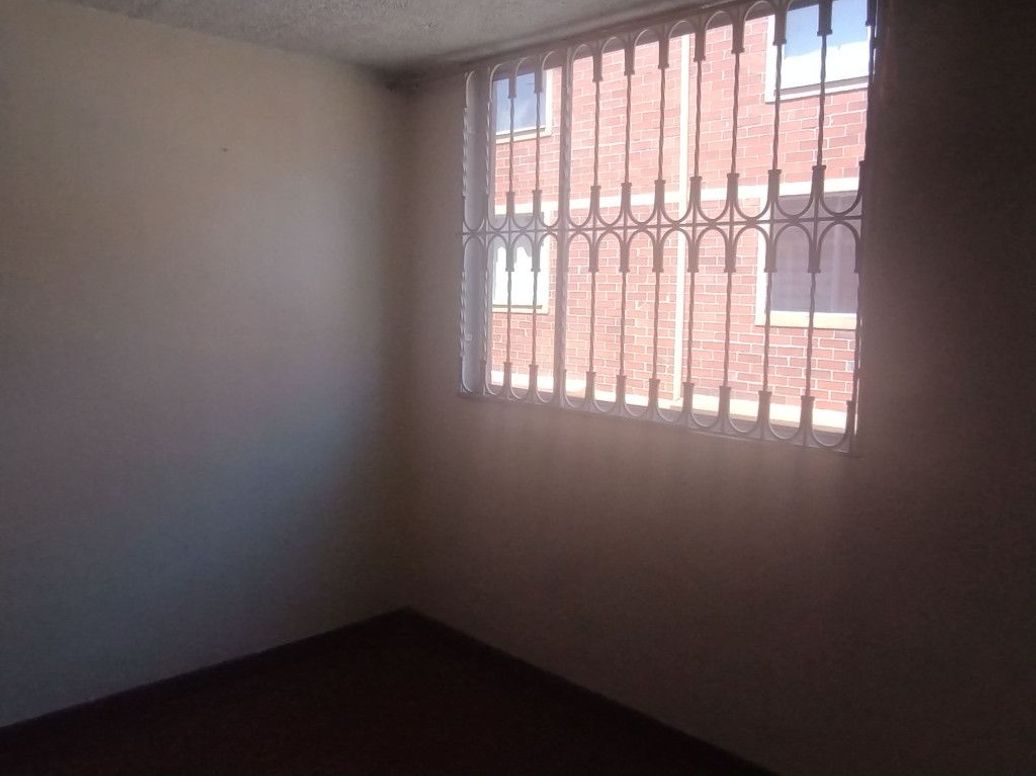 Casa de 3 alcobas en venta en Cr Portales De Villa Luz Et. Ii, Bogotá, 68 m² · foto 11 de 20