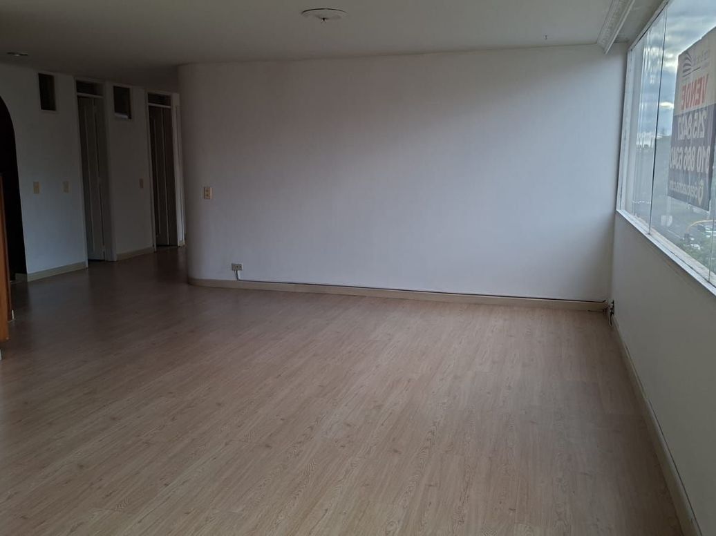 Apartamento de 3 alcobas en venta en Molinos Norte, Bogotá, 120 m² · foto 3 de 14