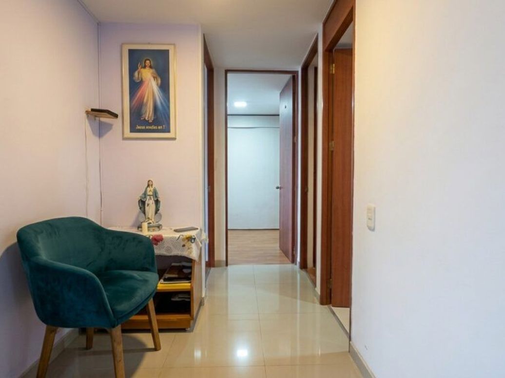 Apartamento de 3 alcobas en venta en Castilla, Bogotá, 68 m² · foto 2 de 8