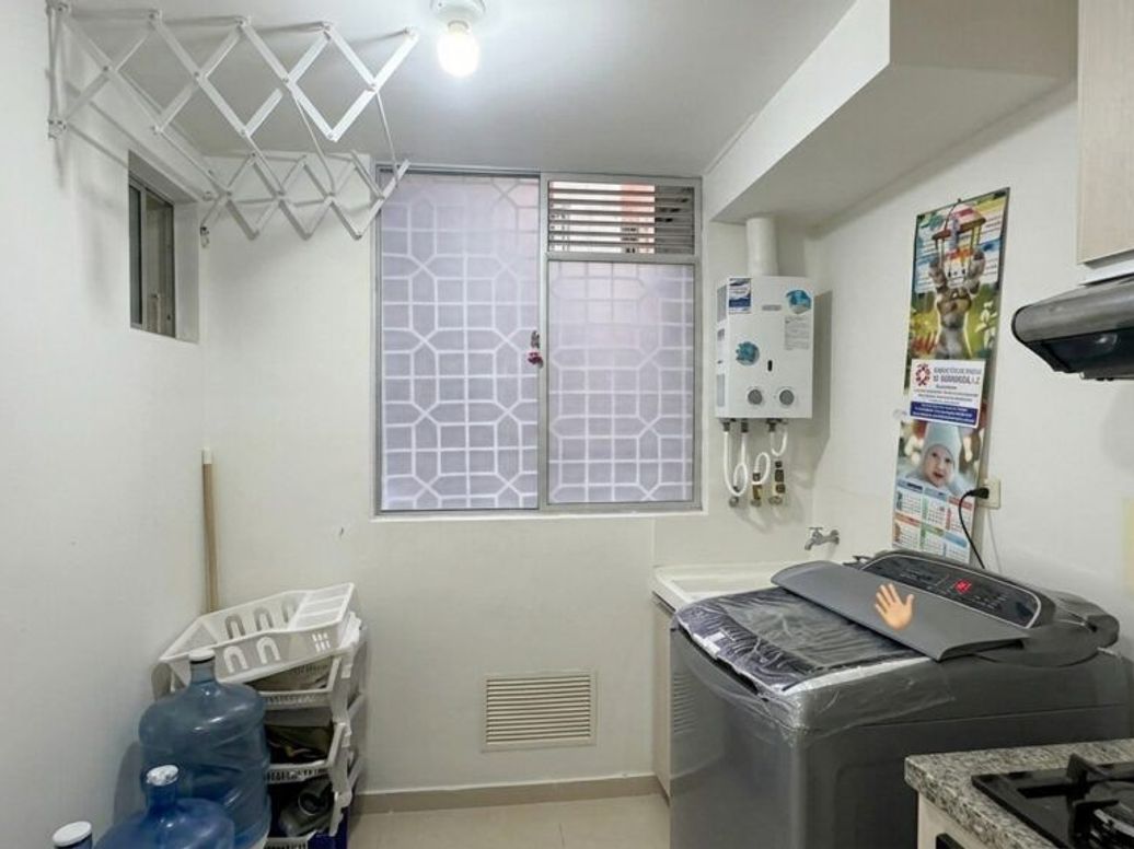 Apartamento de 3 alcobas en venta en Castilla, Bogotá, 68 m² · foto 4 de 8