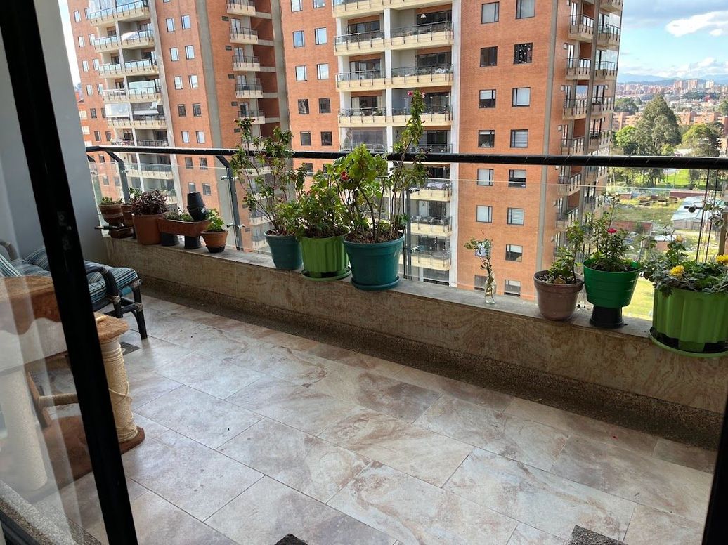 Apartamento de 3 alcobas en arriendo en Ub. Cordoba Niza, Bogotá, 164 m² · foto 3 de 19