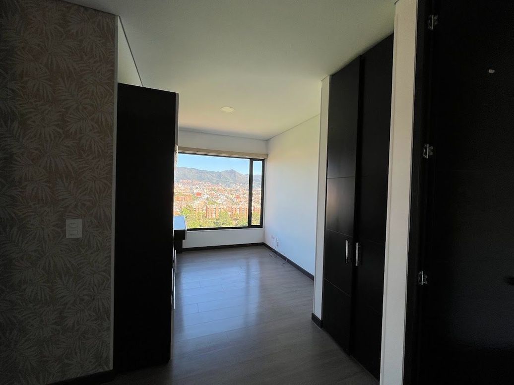 Apartamento de 3 alcobas en arriendo en Ub. Cordoba Niza, Bogotá, 164 m² · foto 8 de 19