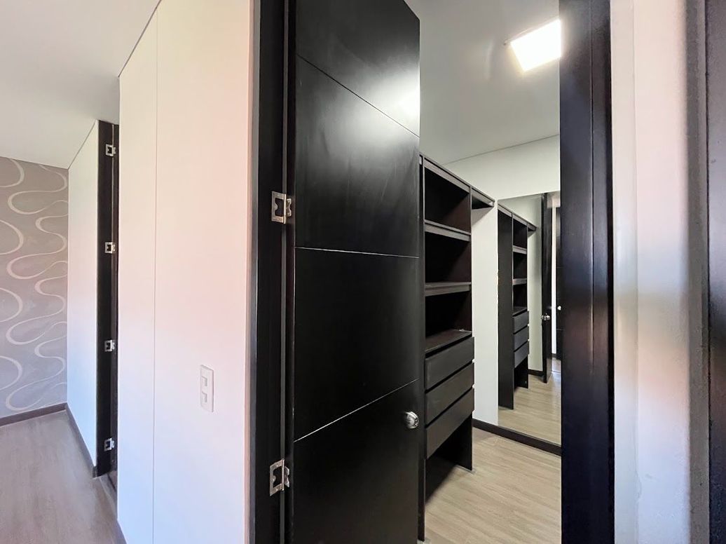Apartamento de 3 alcobas en arriendo en Ub. Cordoba Niza, Bogotá, 164 m² · foto 17 de 19