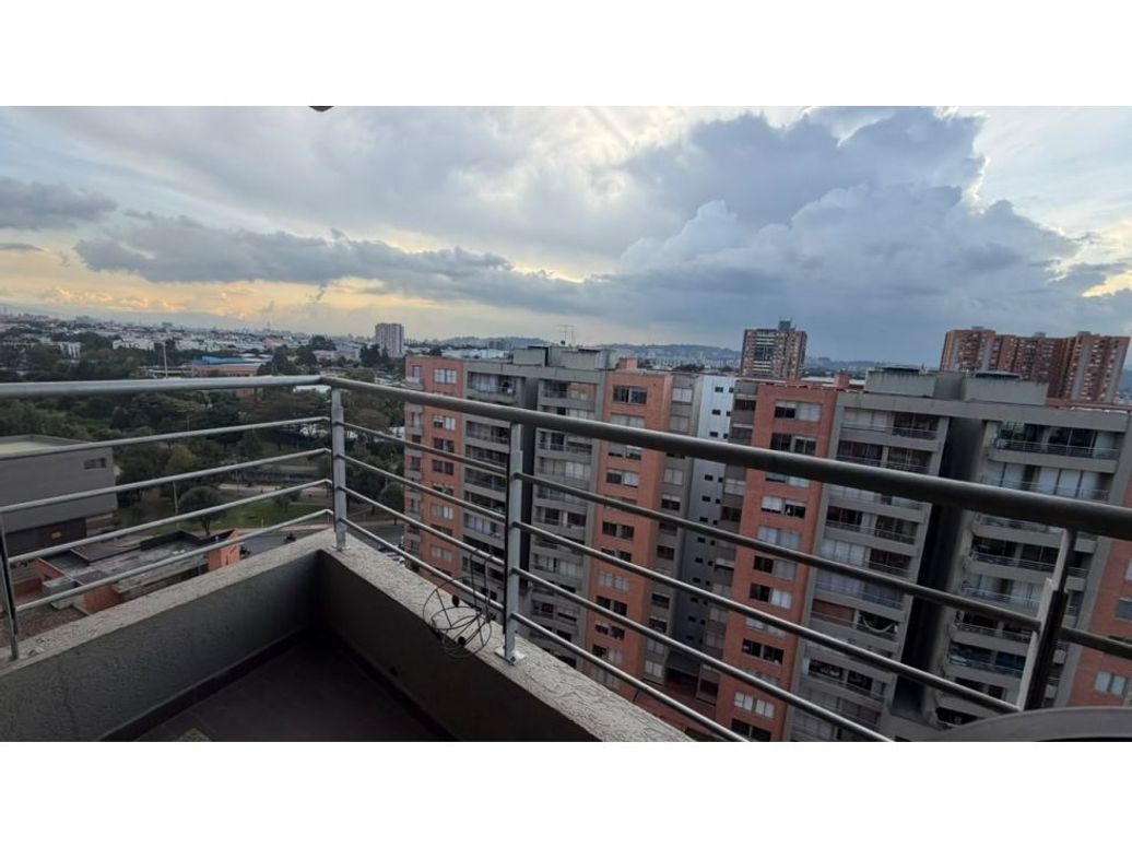 Apartamento de 3 alcobas en venta en Alameda, Bogotá, 107 m² · foto 9 de 20