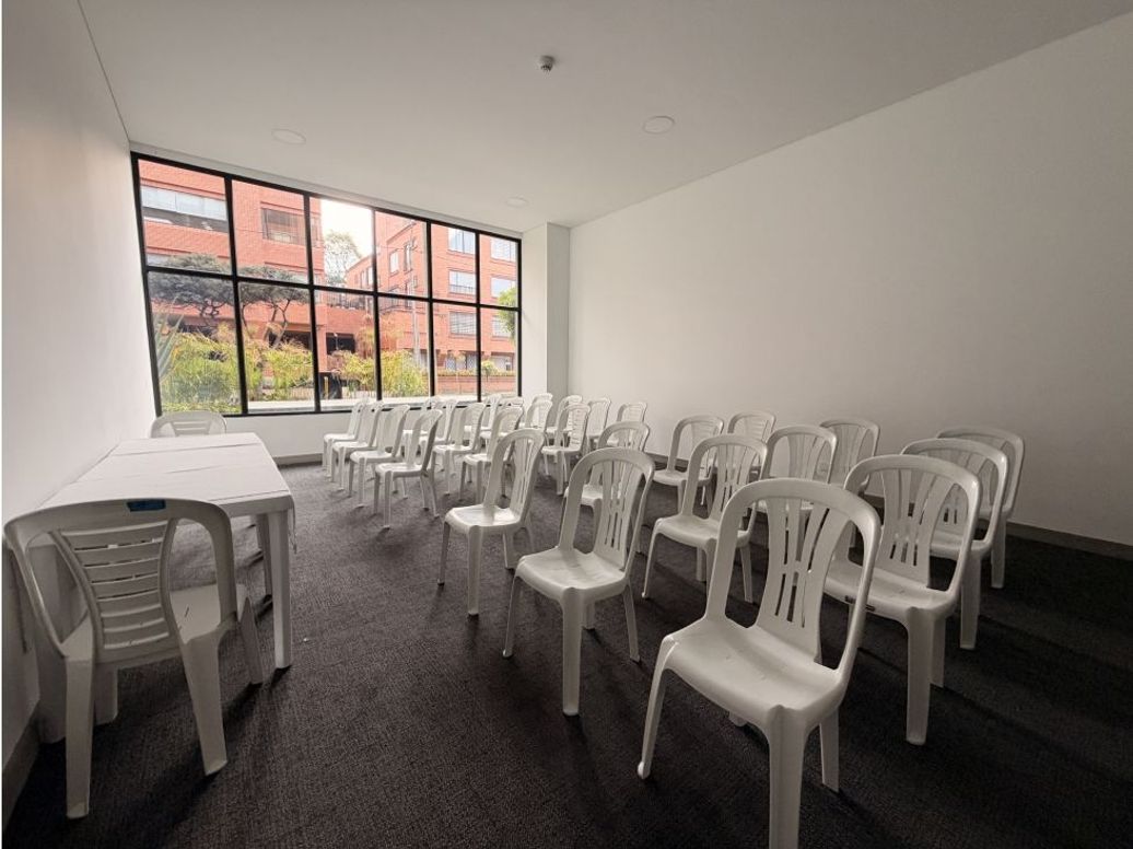 Apartamento de 2 alcobas en venta en Santa Barbara Occidental, Bogotá, 88 m² · foto 5 de 16