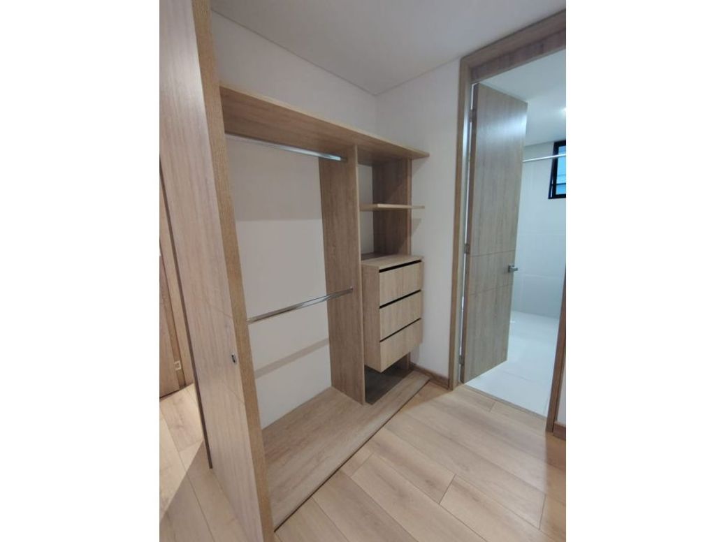Apartamento de 2 alcobas en venta en Santa Barbara Occidental, Bogotá, 88 m² · foto 15 de 16