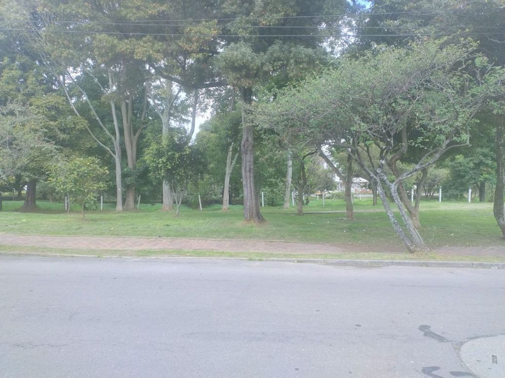 Casa de 6 alcobas en venta en Bonanza, Bogotá, 300 m² · foto 2 de 12