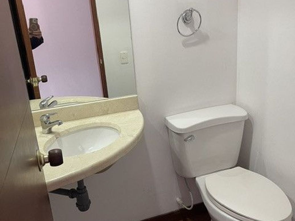 Apartamento de 3 alcobas en venta en San José Del Prado, Bogotá, 90 m² · foto 4 de 18