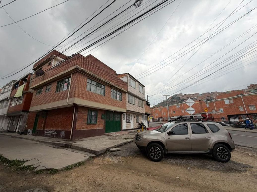 Casa de 4 alcobas en venta en I Sector, Bogotá, 145 m² · foto 2 de 19