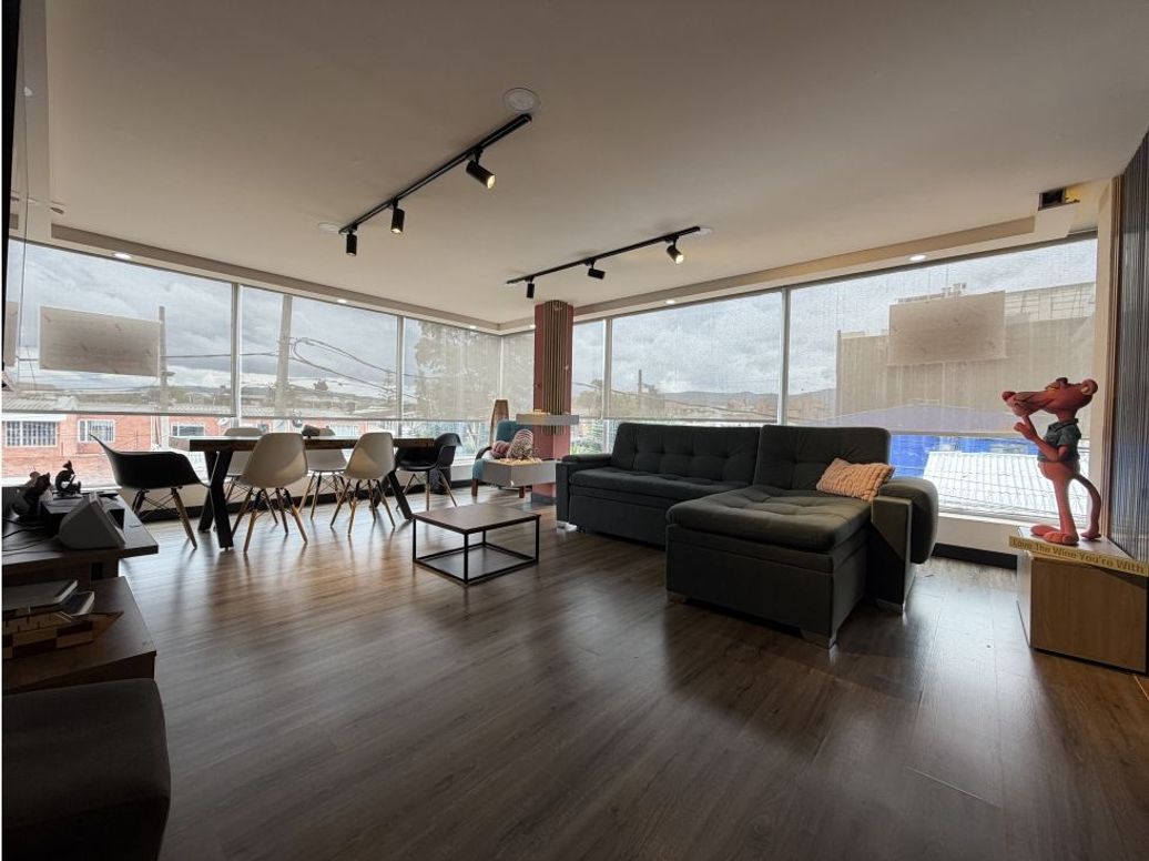 Apartamento de 3 alcobas en venta en Las Villas, Bogotá, 117 m² · foto 2 de 20