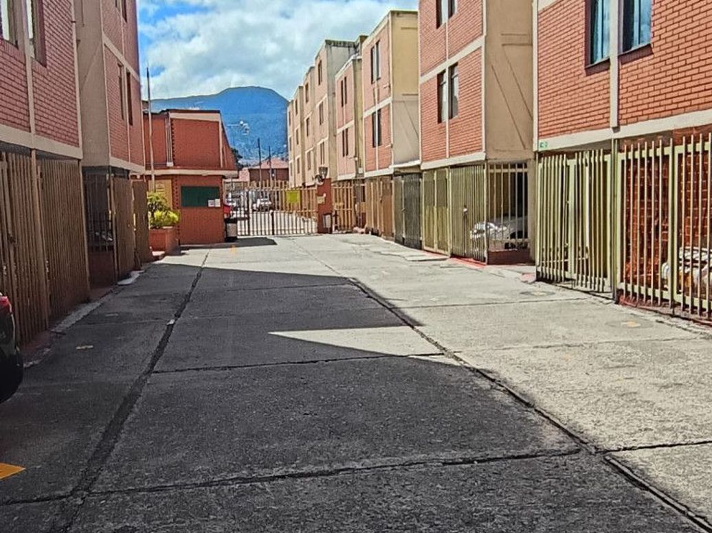 Apartamento de 1 alcoba en venta en Lunapark, Bogotá, 33 m² · foto 2 de 11
